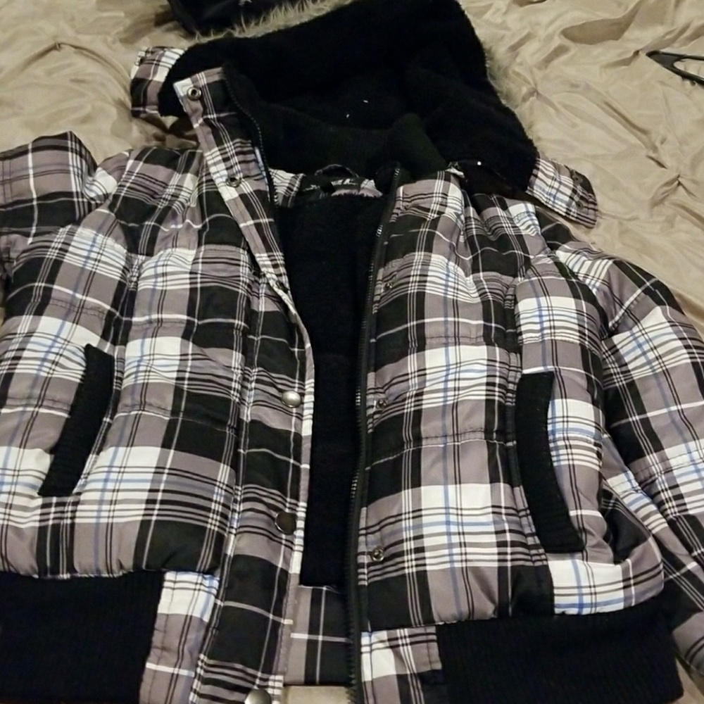 Winter jacket - Picture 4 of 4
